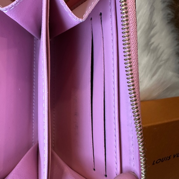 LIMITED EDITION Louis Vuitton Metallic Vernis Zippy - Picture 8 of 12